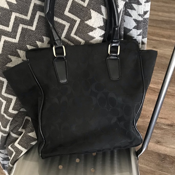 Coach Handbag - Picture 3 of 8